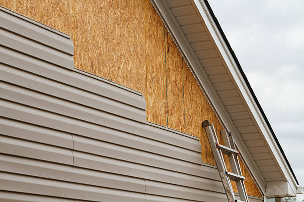 Professional Siding Installation technician working in Highwood, IL